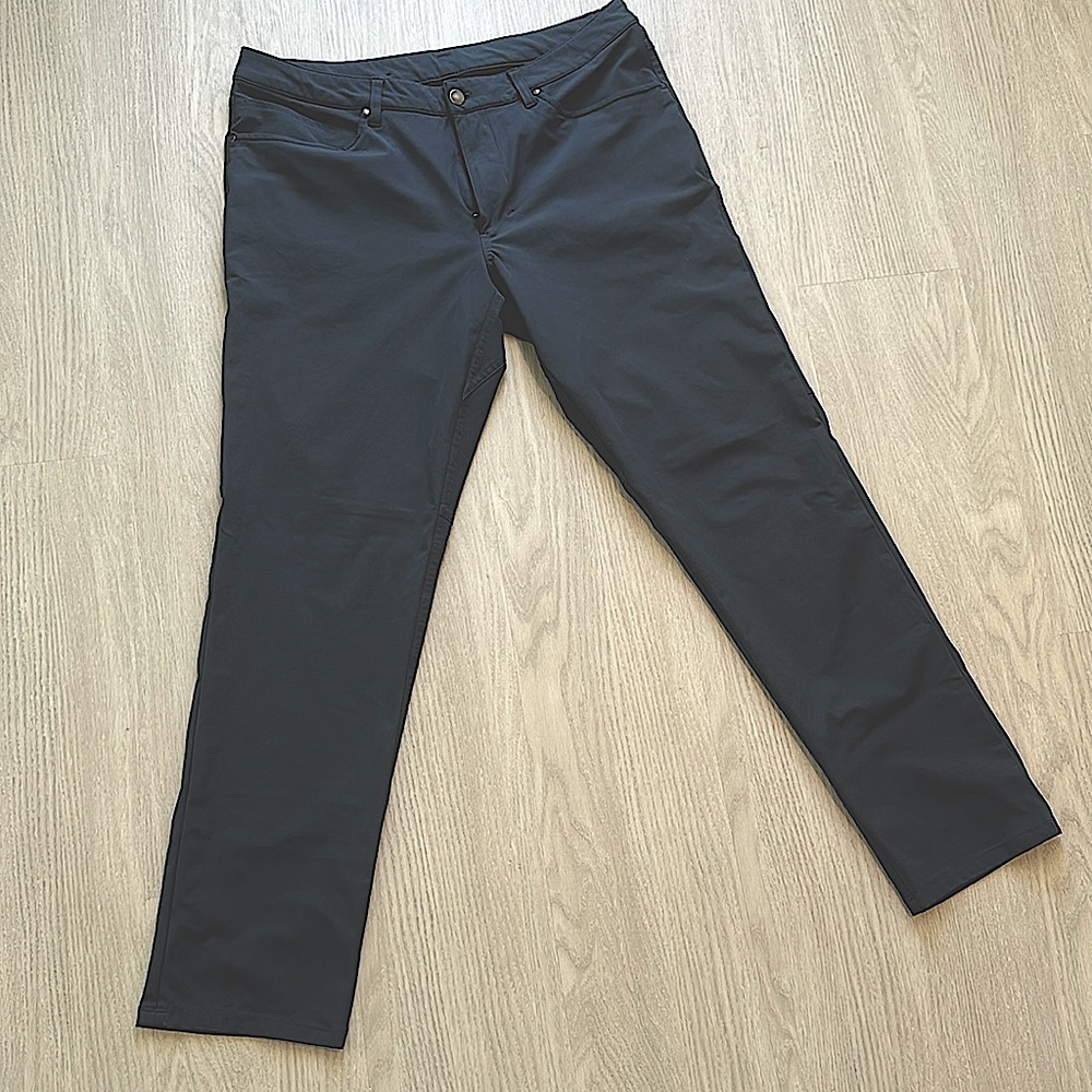 Lululemon ABC Pants size 34x30